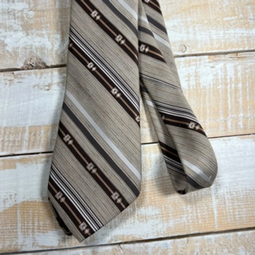Wembley Mens Necktie Brown Black Stripe‎ One Size